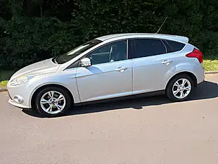 Used 2013 Ford Focus Zetec Silver - Interior and Exterior details 7
