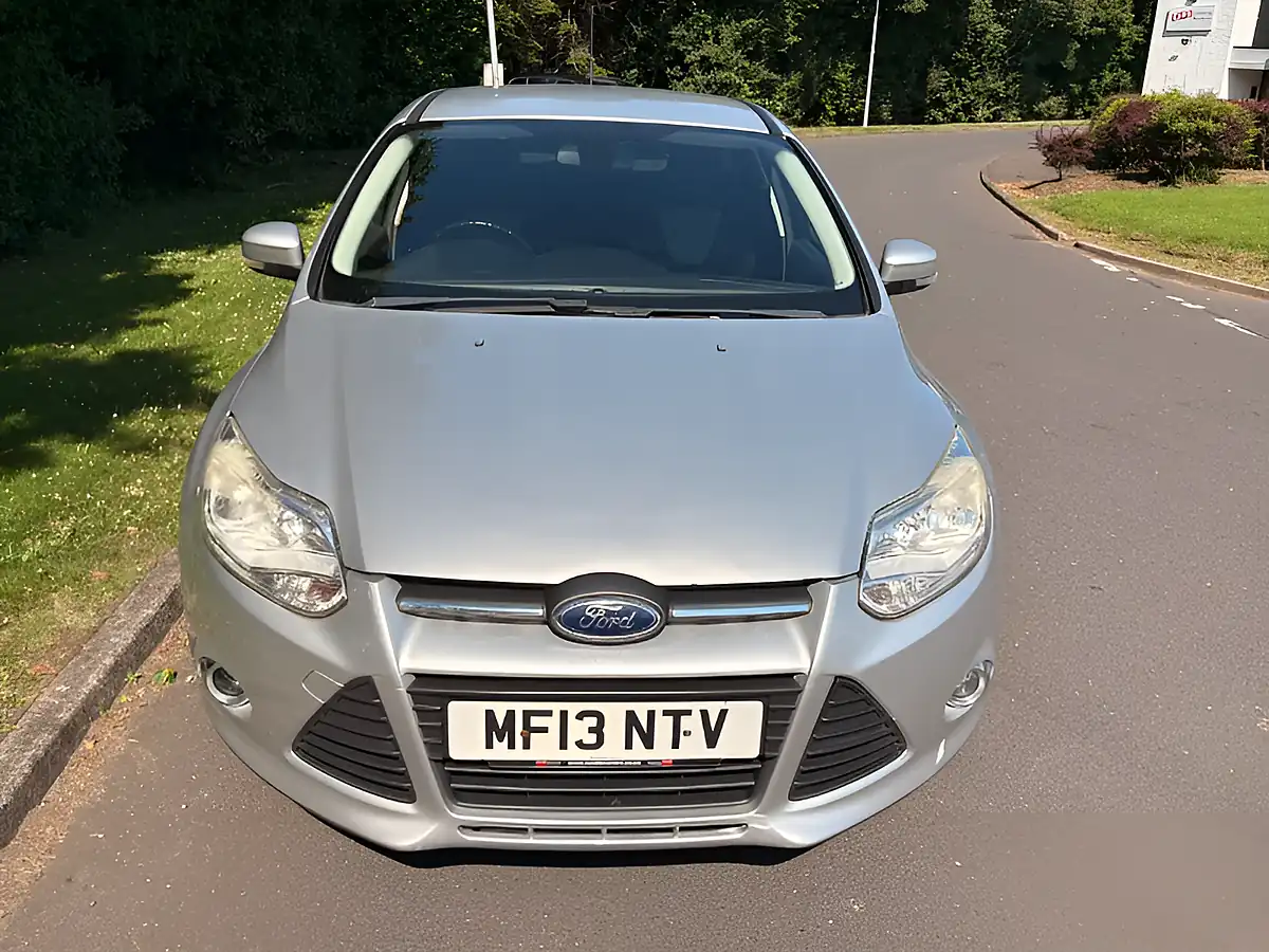 Used 2013 Ford Focus Zetec Silver - Interior and Exterior details 9