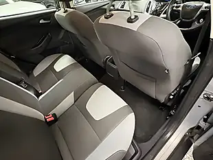 Used 2013 Ford Focus Zetec Silver - Interior and Exterior details 14