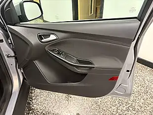 Used 2013 Ford Focus Zetec Silver - Interior and Exterior details 19