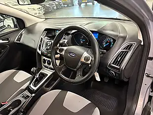 Used 2013 Ford Focus Zetec Silver - Interior and Exterior details 20