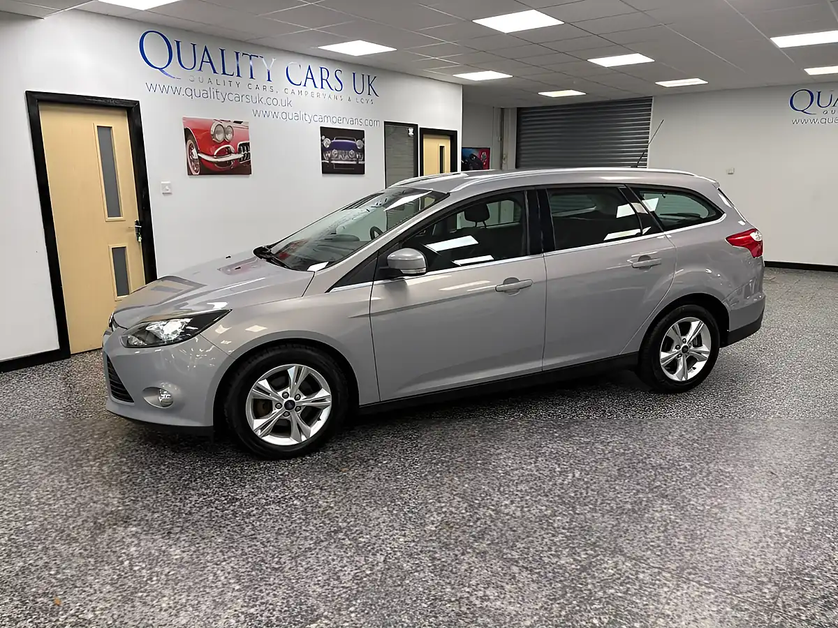 Used 2013 Ford Focus Zetec Silver - Interior and Exterior details 3