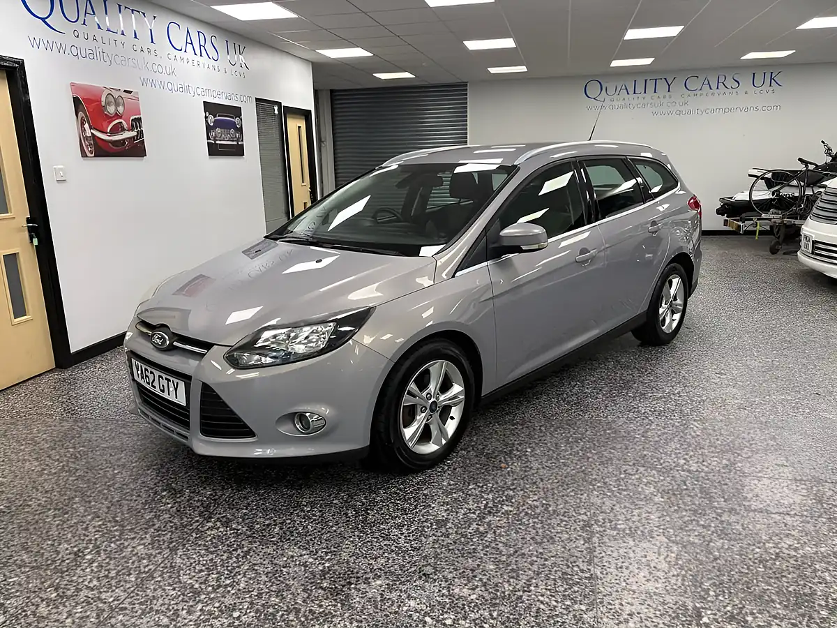 Used 2013 Ford Focus Zetec Silver - Interior and Exterior details 5