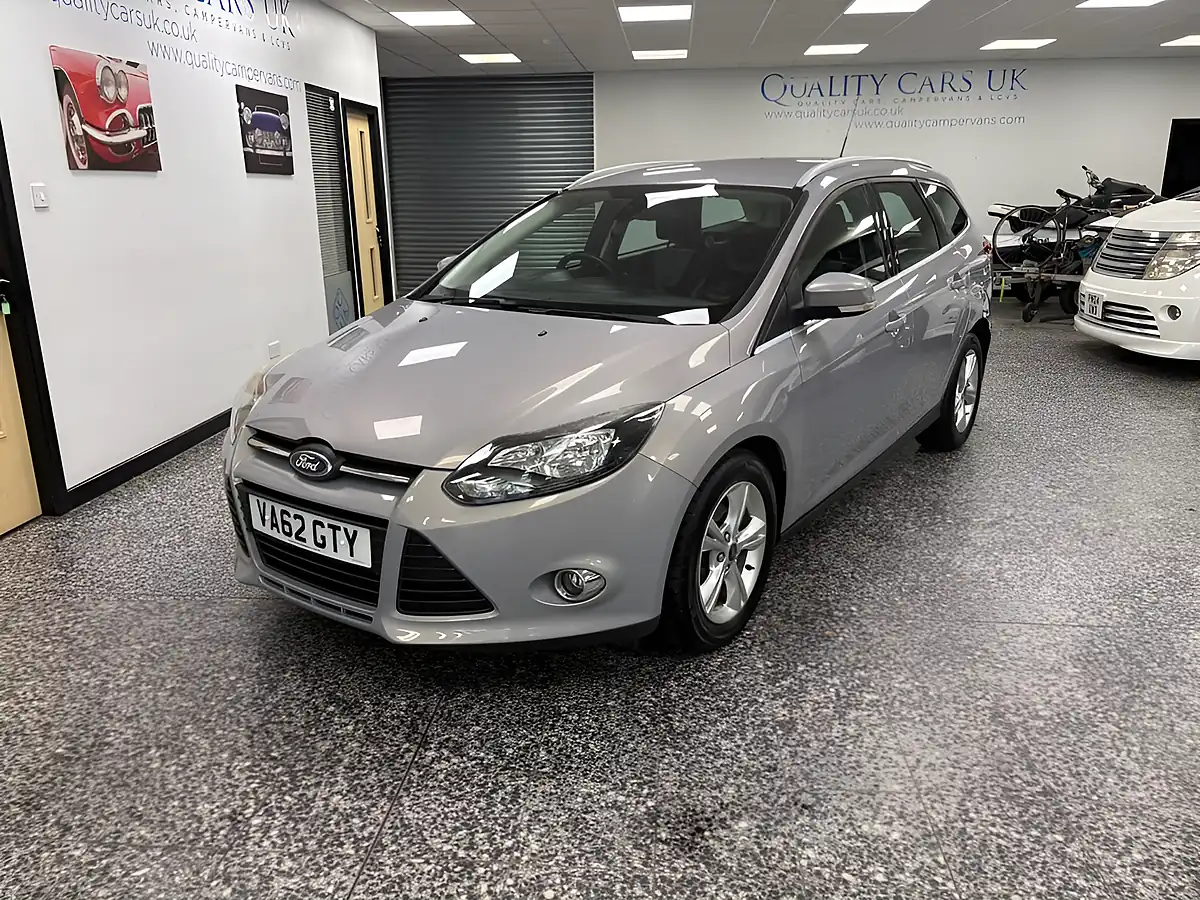 Used 2013 Ford Focus Zetec Silver - Interior and Exterior details 6
