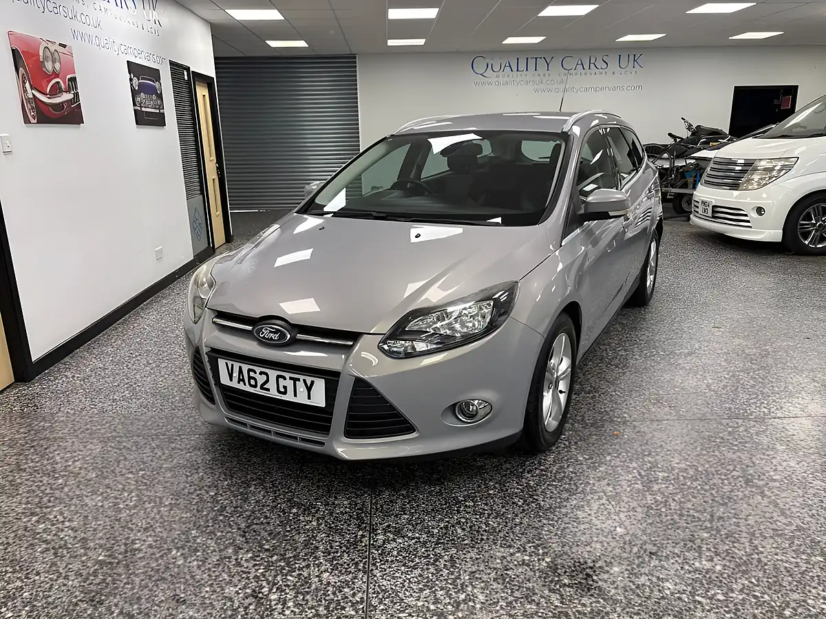 Used 2013 Ford Focus Zetec Silver - Interior and Exterior details 7