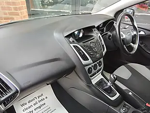 Used 2013 Ford Focus Zetec Silver - Interior and Exterior details 14