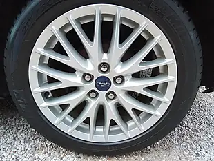 Used 2013 Ford Focus Zetec Silver - Interior and Exterior details 19