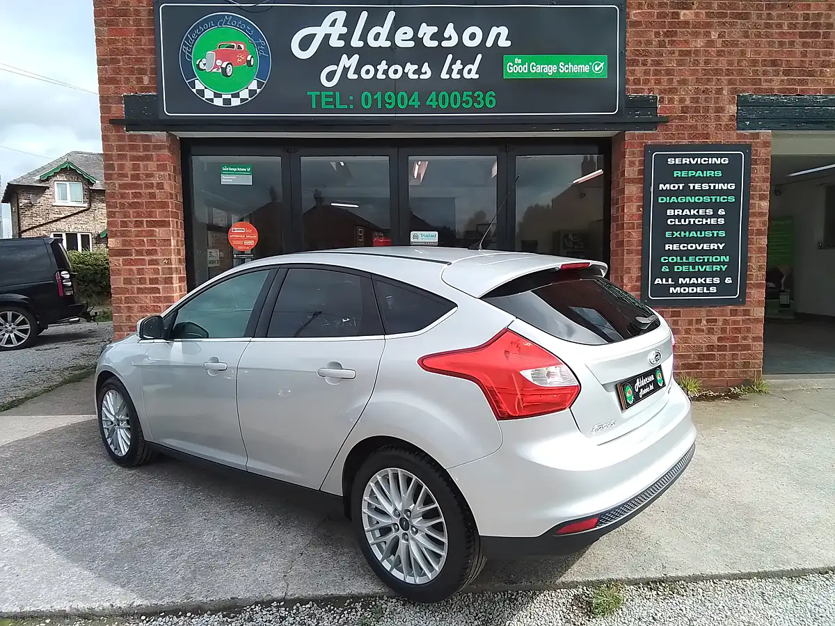 Used 2013 Ford Focus Zetec Silver - Interior and Exterior details 20