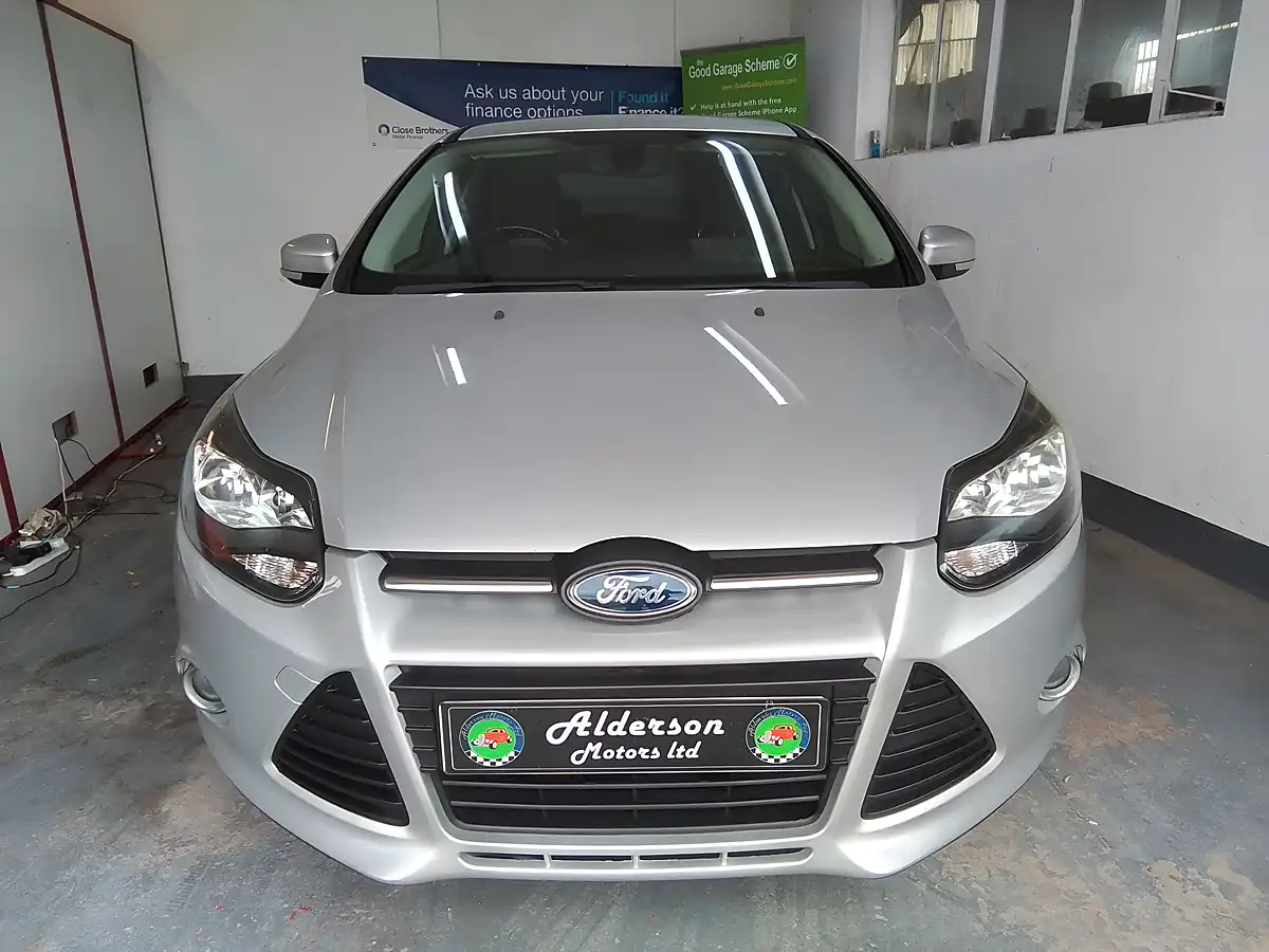 Used 2013 Ford Focus Zetec Silver - Interior and Exterior details 5