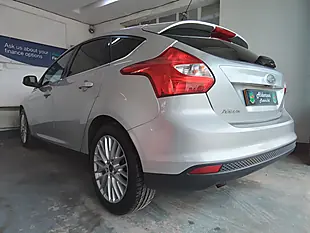Used 2013 Ford Focus Zetec Silver - Interior and Exterior details 8