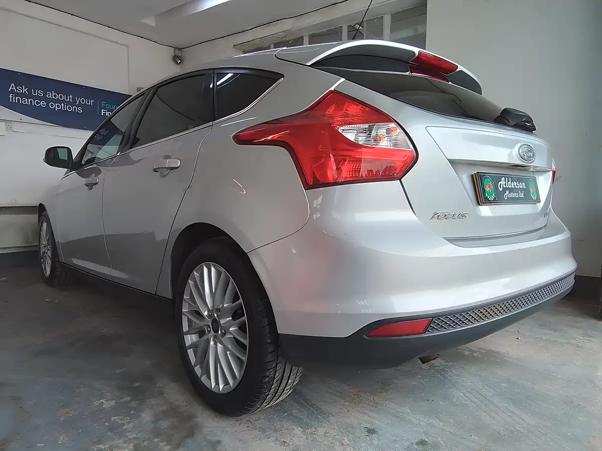 Used 2013 Ford Focus Zetec Silver - Interior and Exterior details 8