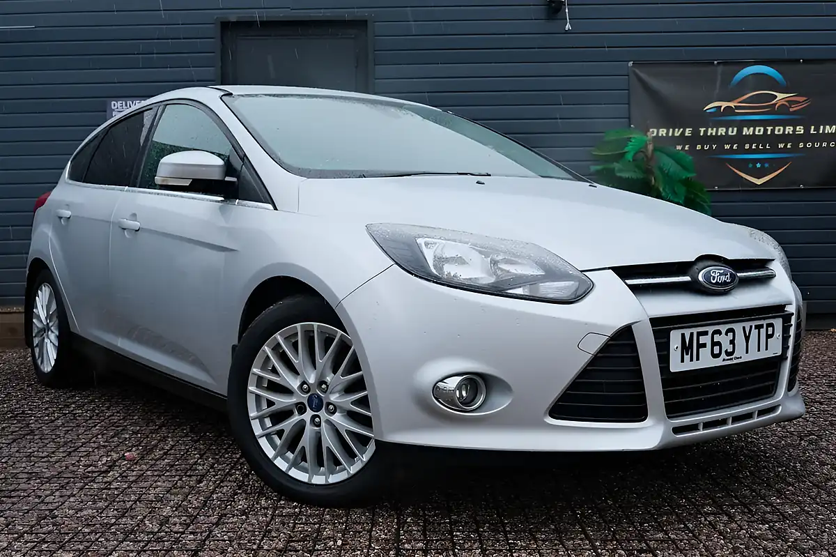 Used 2013 Ford Focus Zetec Silver - Front View