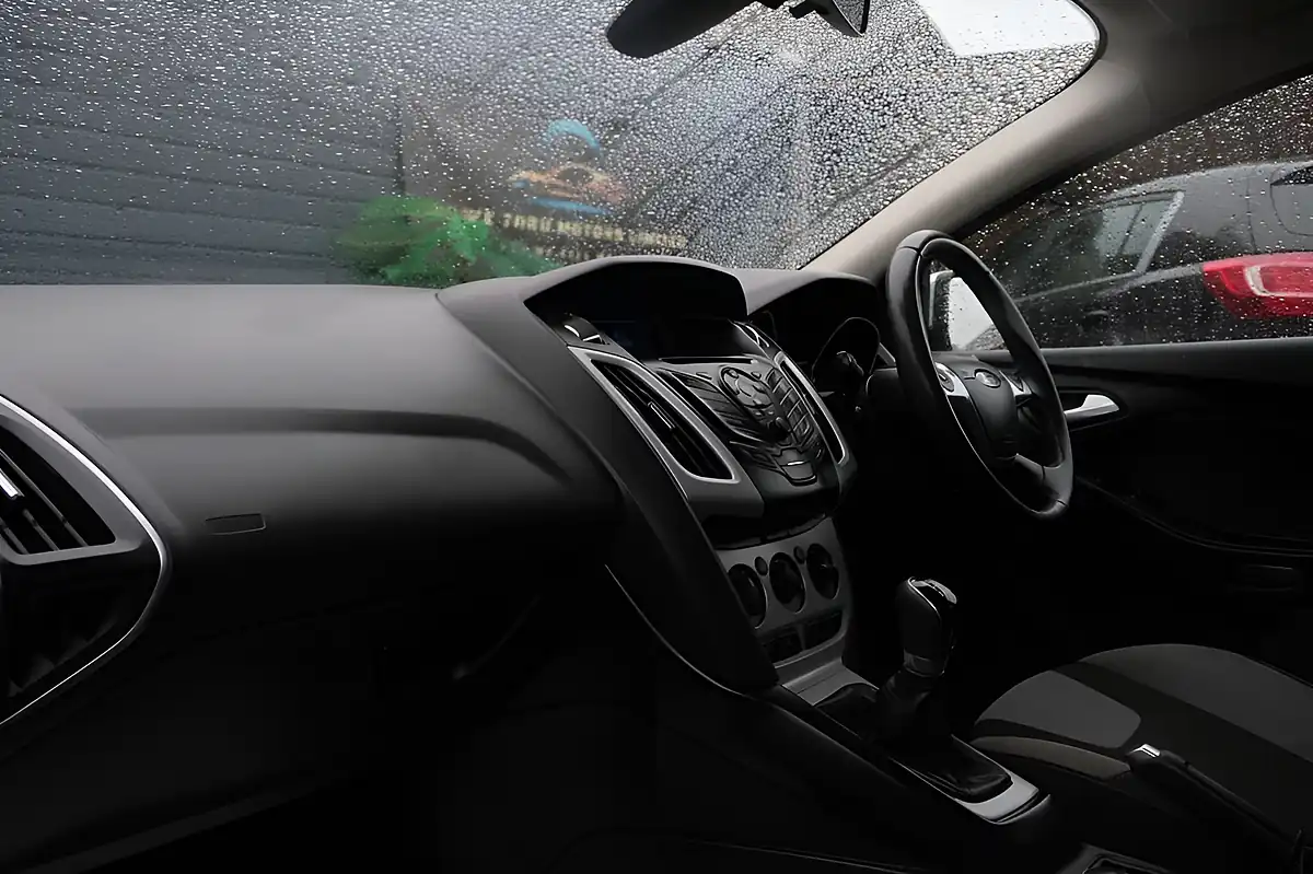 Used 2013 Ford Focus Zetec Silver - Interior and Exterior details 10
