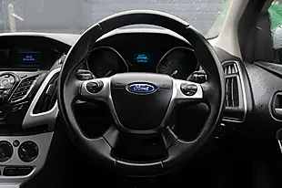 Used 2013 Ford Focus Zetec Silver - Interior and Exterior details 13