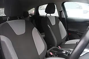 Used 2013 Ford Focus Zetec Silver - Interior and Exterior details 14