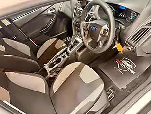 Used 2013 Ford Focus Zetec White - Interior and Exterior details 10
