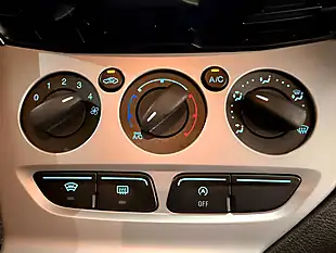 Used 2013 Ford Focus Zetec White - Interior and Exterior details 13