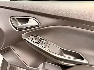 Used 2013 Ford Focus Zetec White - Interior and Exterior details 14