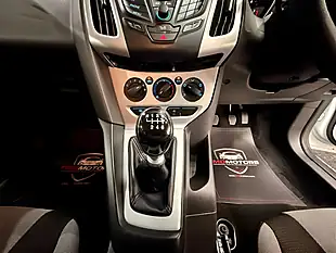 Used 2013 Ford Focus Zetec White - Interior and Exterior details 9