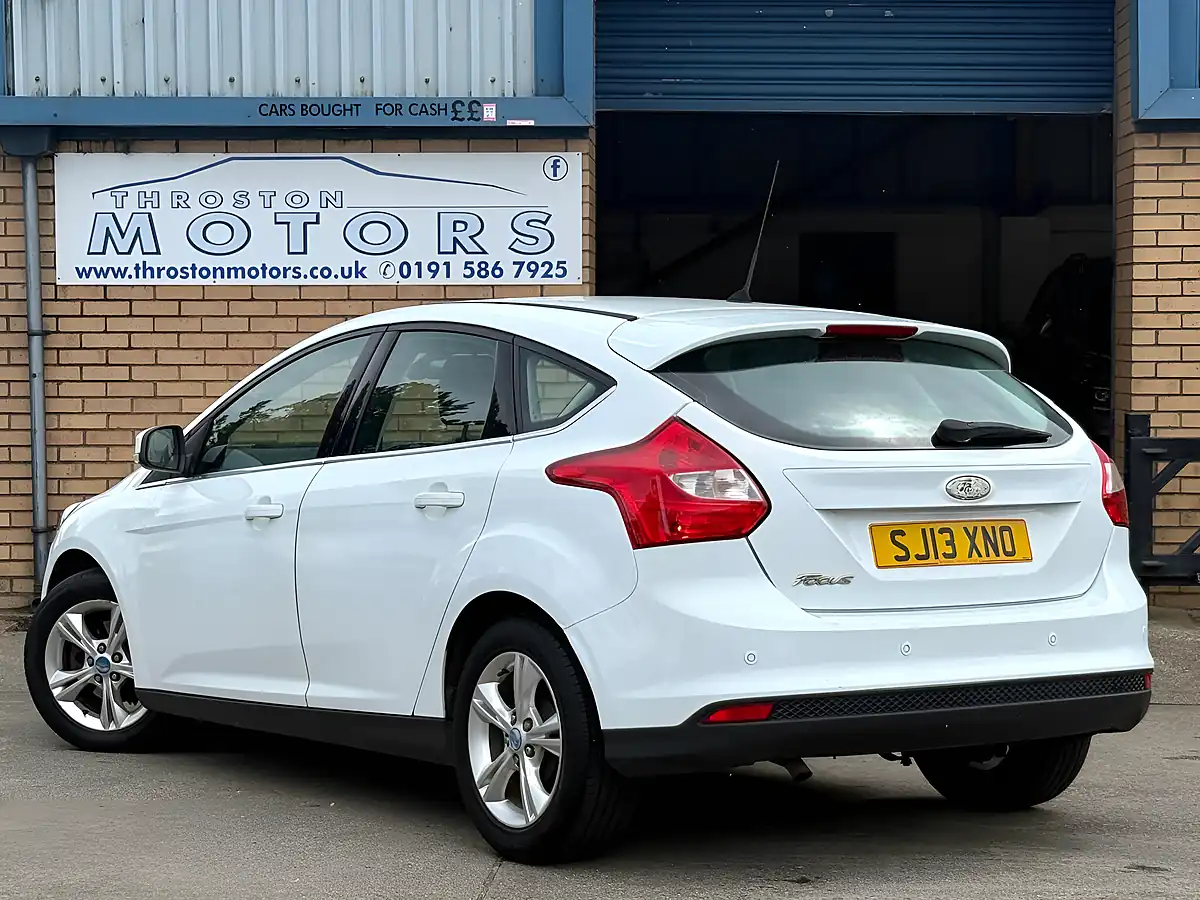 Used 2013 Ford Focus Zetec White - Interior and Exterior details 3