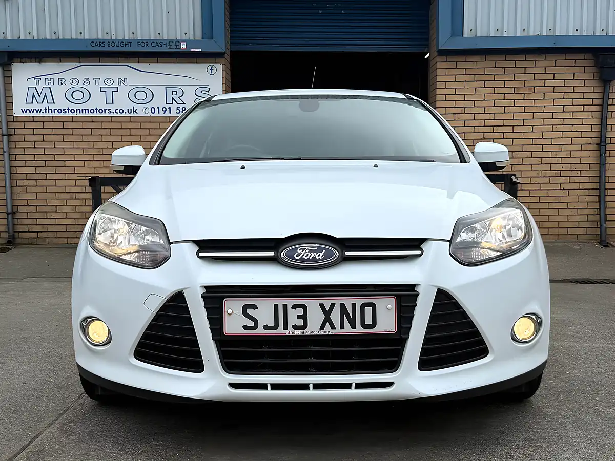 Used 2013 Ford Focus Zetec White - Interior and Exterior details 7