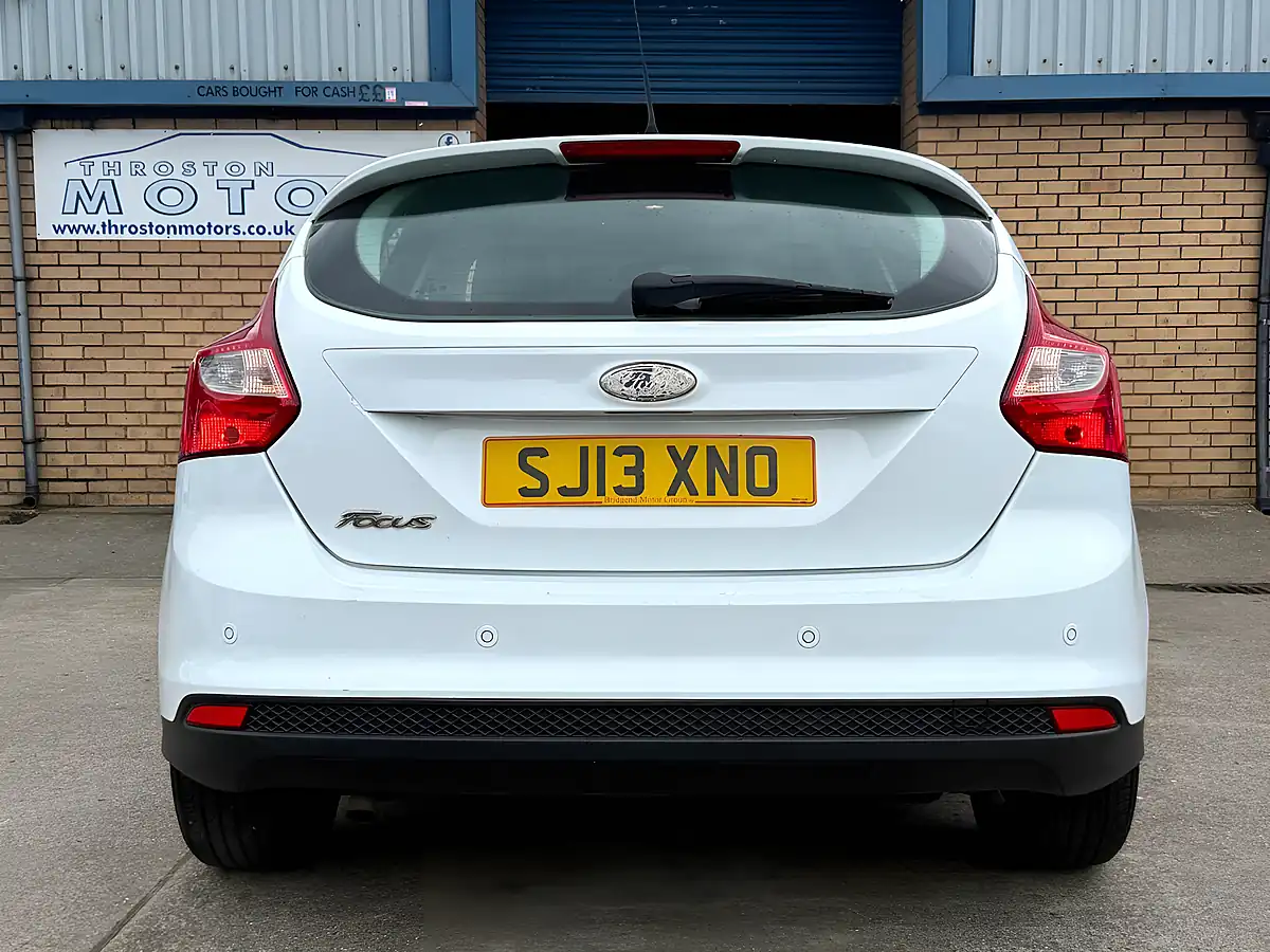 Used 2013 Ford Focus Zetec White - Interior and Exterior details 8