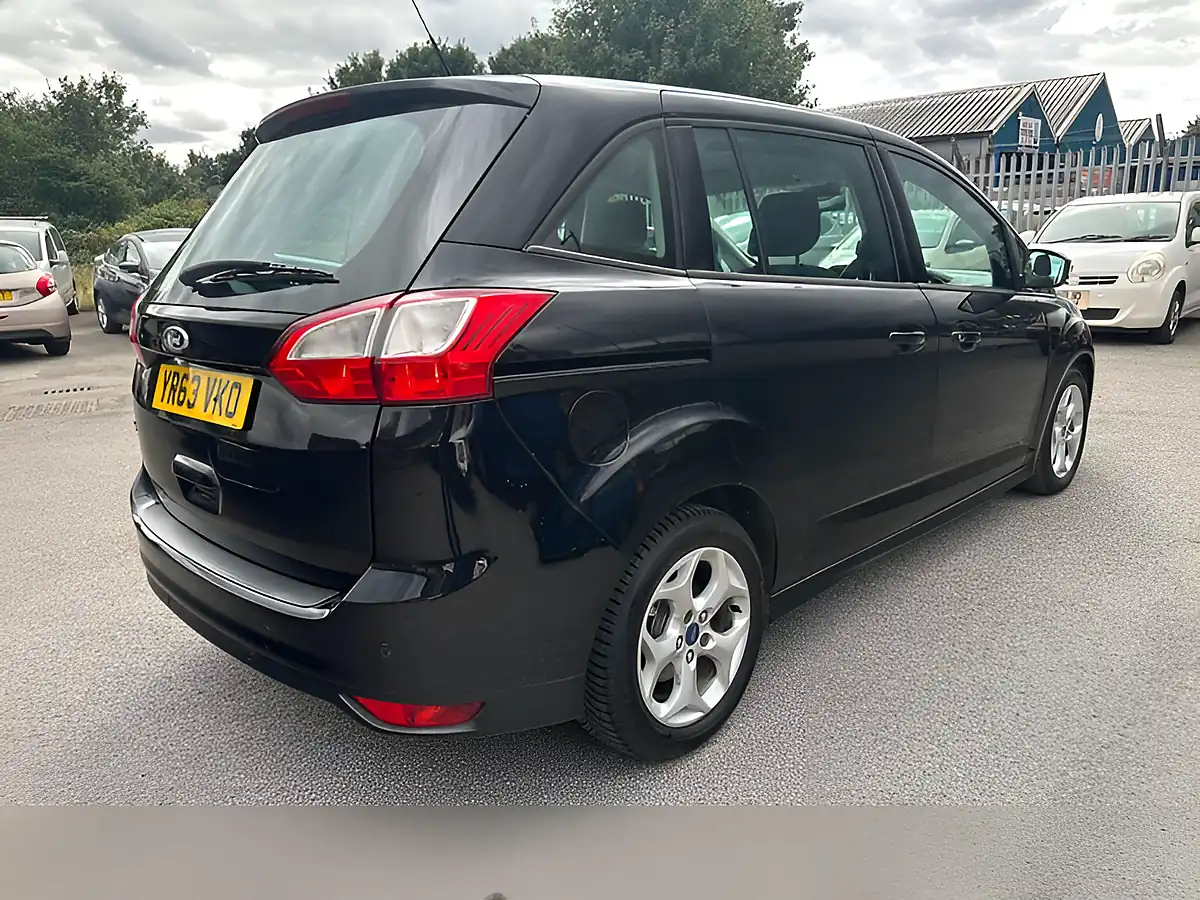 Used 2013 Ford Grand C-Max Zetec Black - Interior and Exterior details 12