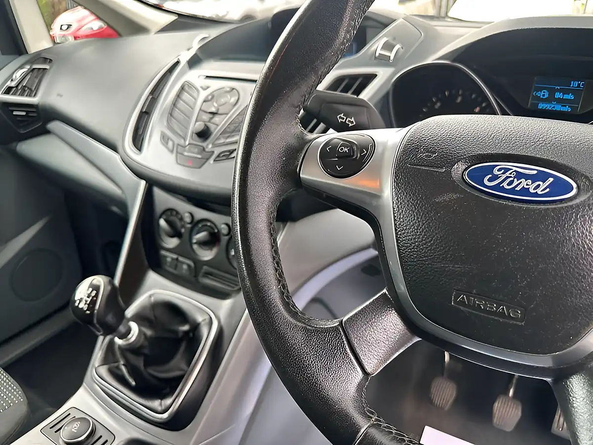 Used 2013 Ford Grand C-Max Zetec Black - Interior and Exterior details 8