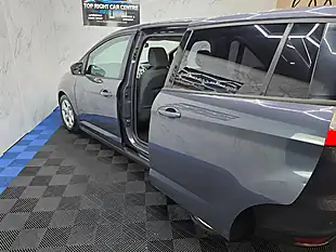 Used 2013 Ford Grand C-Max Zetec Blue - Interior and Exterior details 11