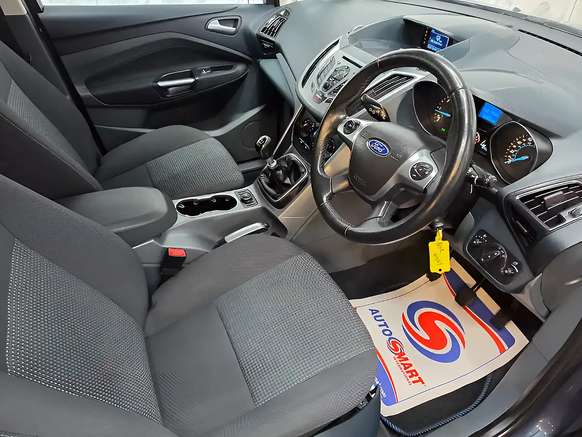 Used 2013 Ford Grand C-Max Zetec Blue - Interior and Exterior details 16