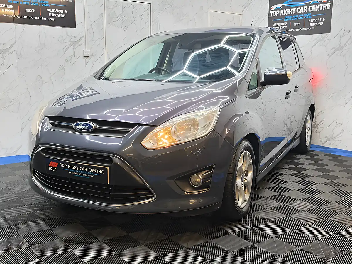 Used 2013 Ford Grand C-Max Zetec Blue - Interior and Exterior details 4