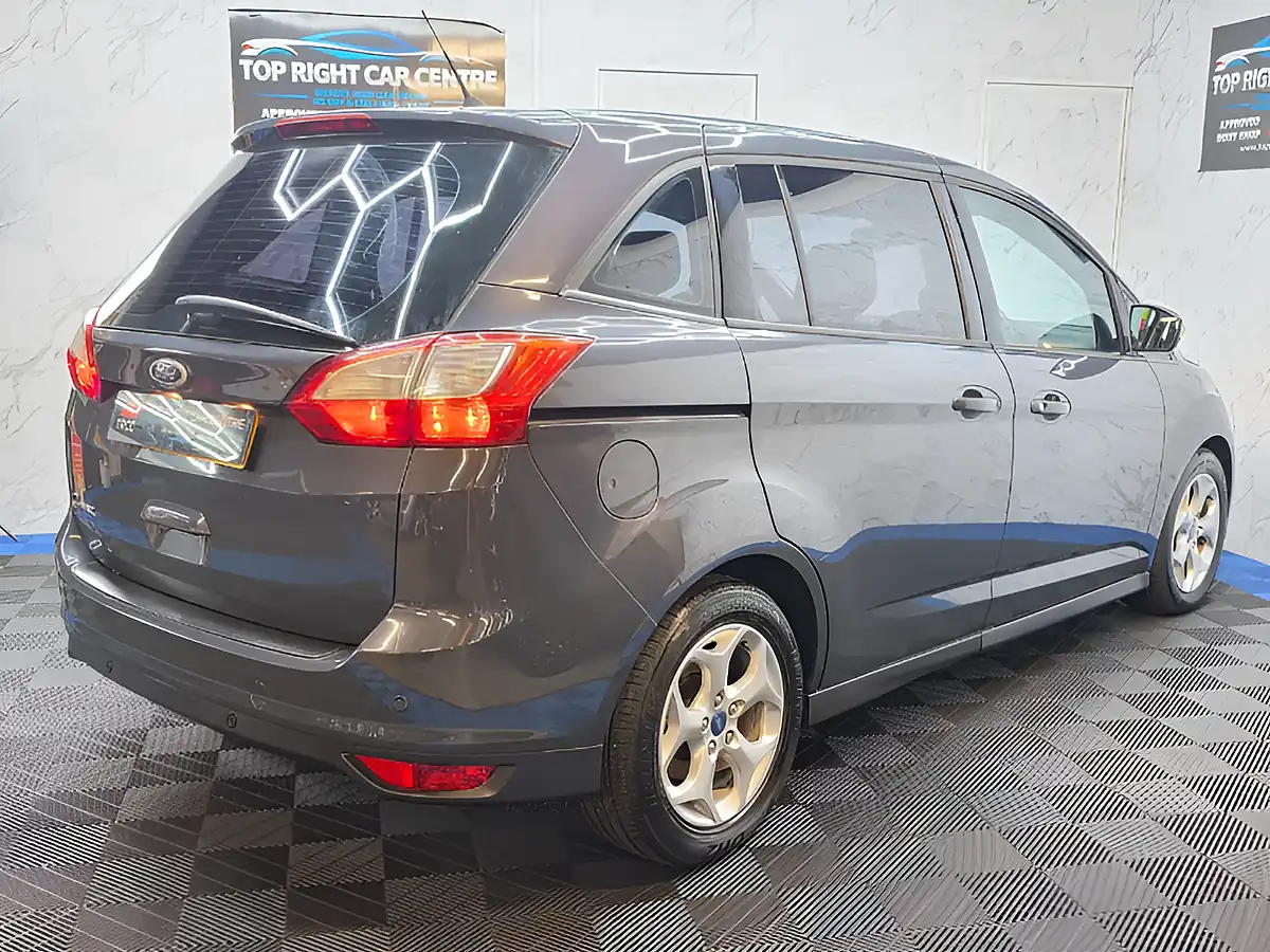 Used 2013 Ford Grand C-Max Zetec Blue - Interior and Exterior details 9