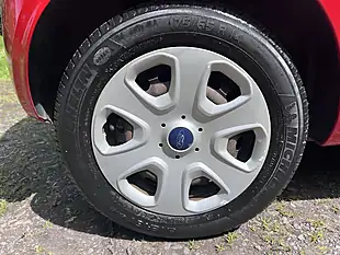 Used 2013 Ford Ka Edge Red - Interior and Exterior details 14