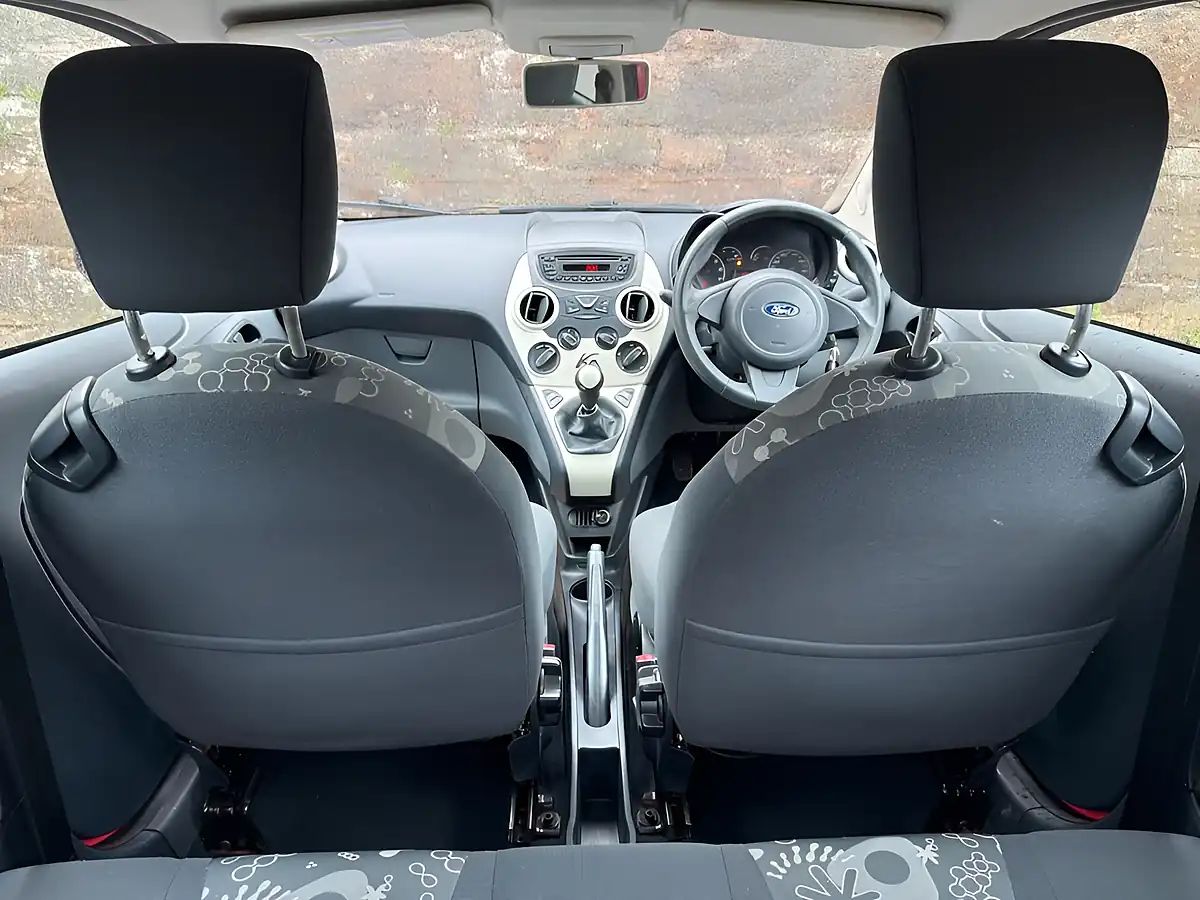 Used 2013 Ford Ka Edge Red - Interior and Exterior details 10