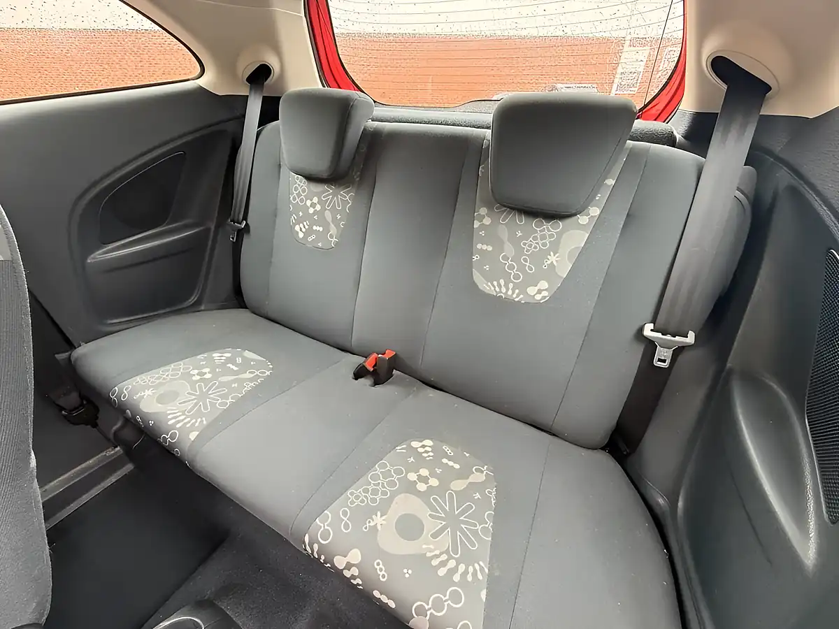 Used 2013 Ford Ka Edge Red - Interior and Exterior details 12