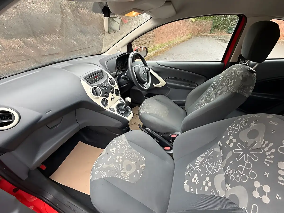 Used 2013 Ford Ka Edge Red - Interior and Exterior details 14