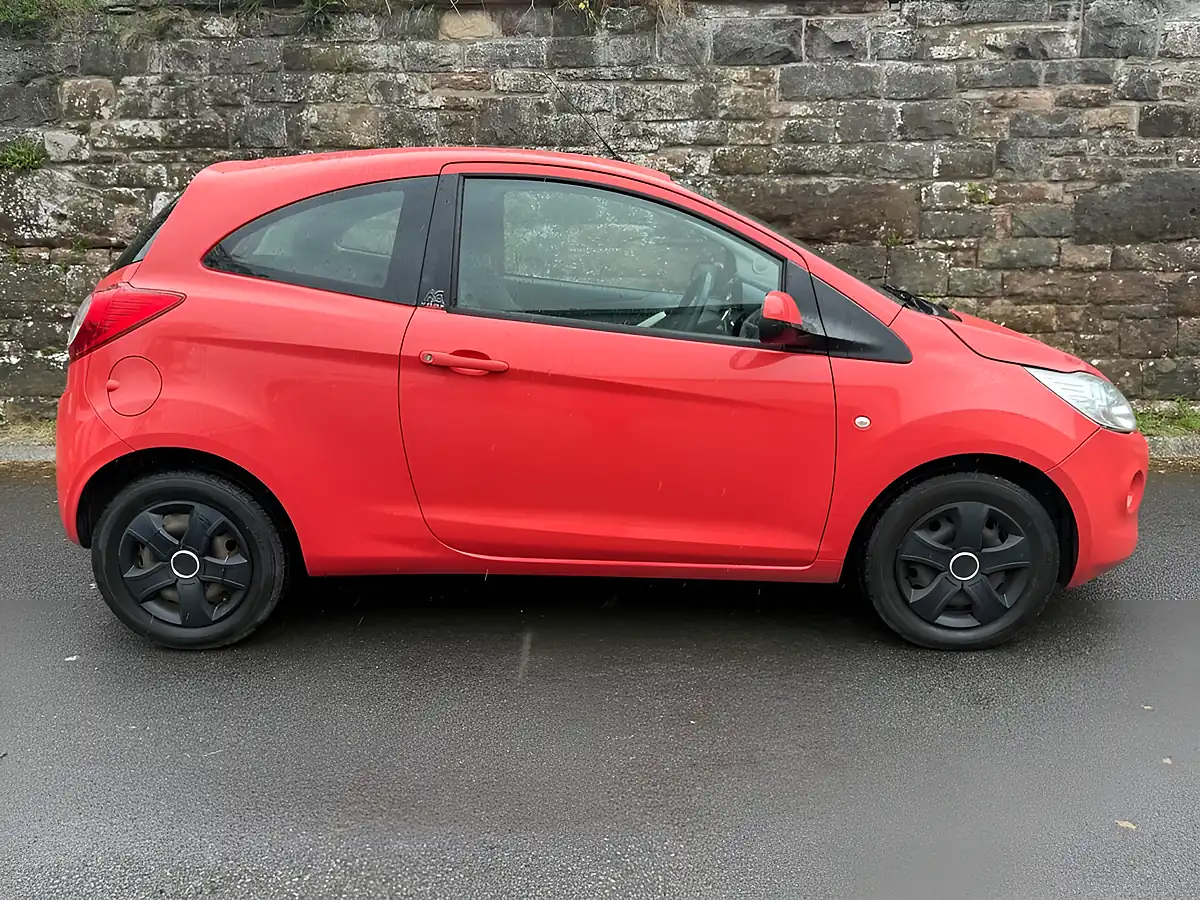 Used 2013 Ford Ka Edge Red - Interior and Exterior details 4