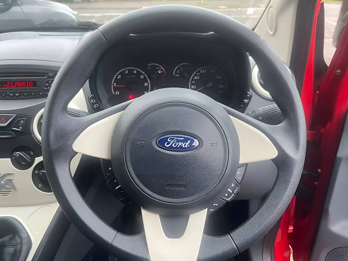Used 2013 Ford Ka Studio Red - Interior and Exterior details 7