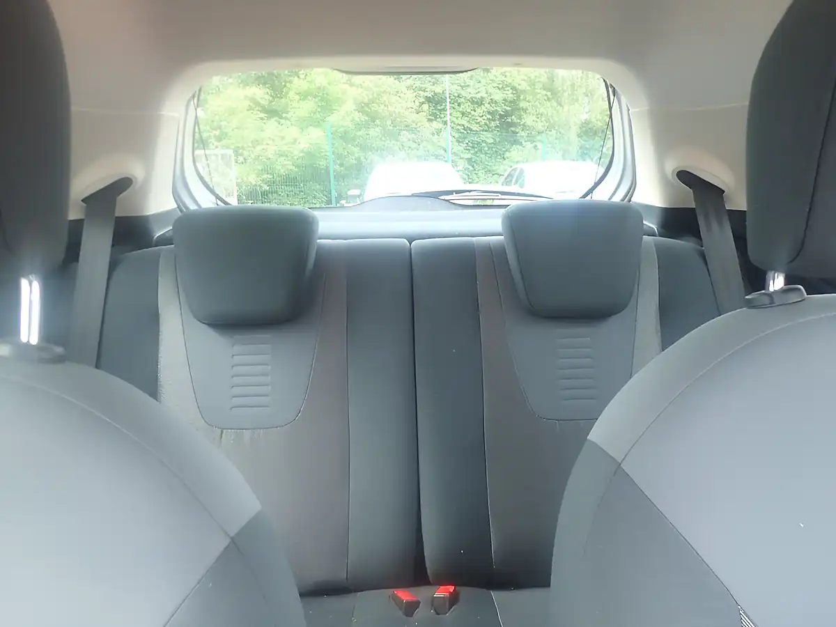 Used 2013 Ford Ka Titanium Silver - Interior and Exterior details 11