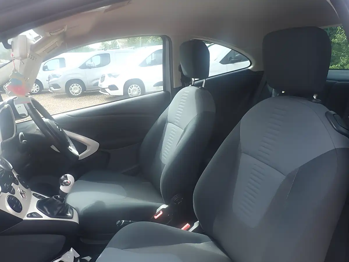 Used 2013 Ford Ka Titanium Silver - Interior and Exterior details 13