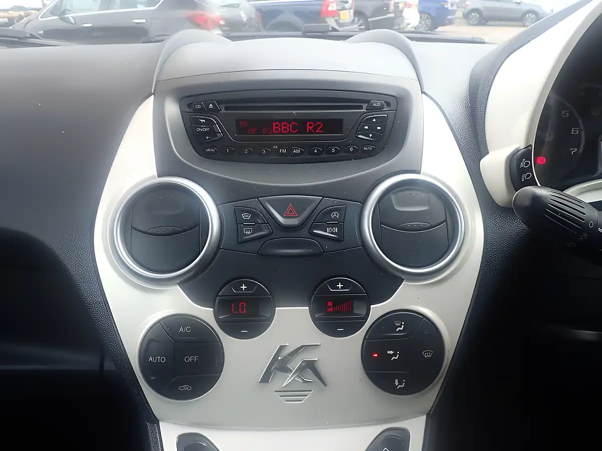 Used 2013 Ford Ka Titanium Silver - Interior and Exterior details 8