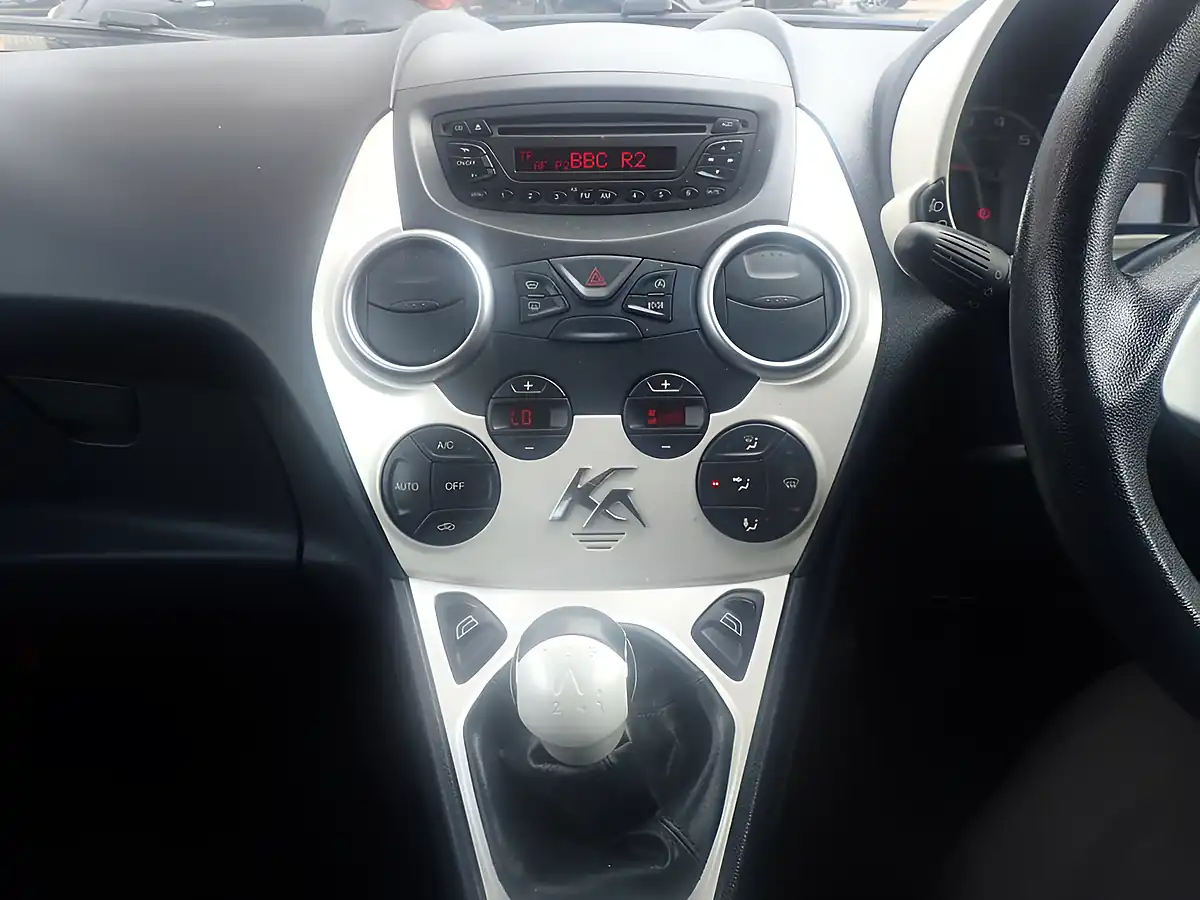 Used 2013 Ford Ka Titanium Silver - Interior and Exterior details 9