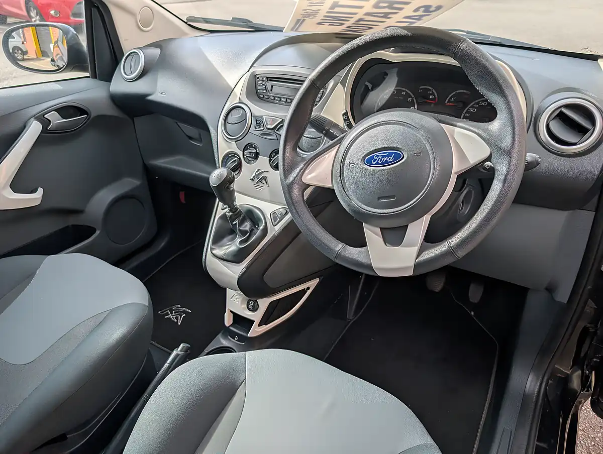 Used 2013 Ford Ka Zetec Black - Interior and Exterior details 12