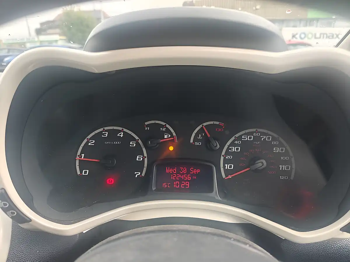Used 2013 Ford Ka Zetec Silver - Interior and Exterior details 4