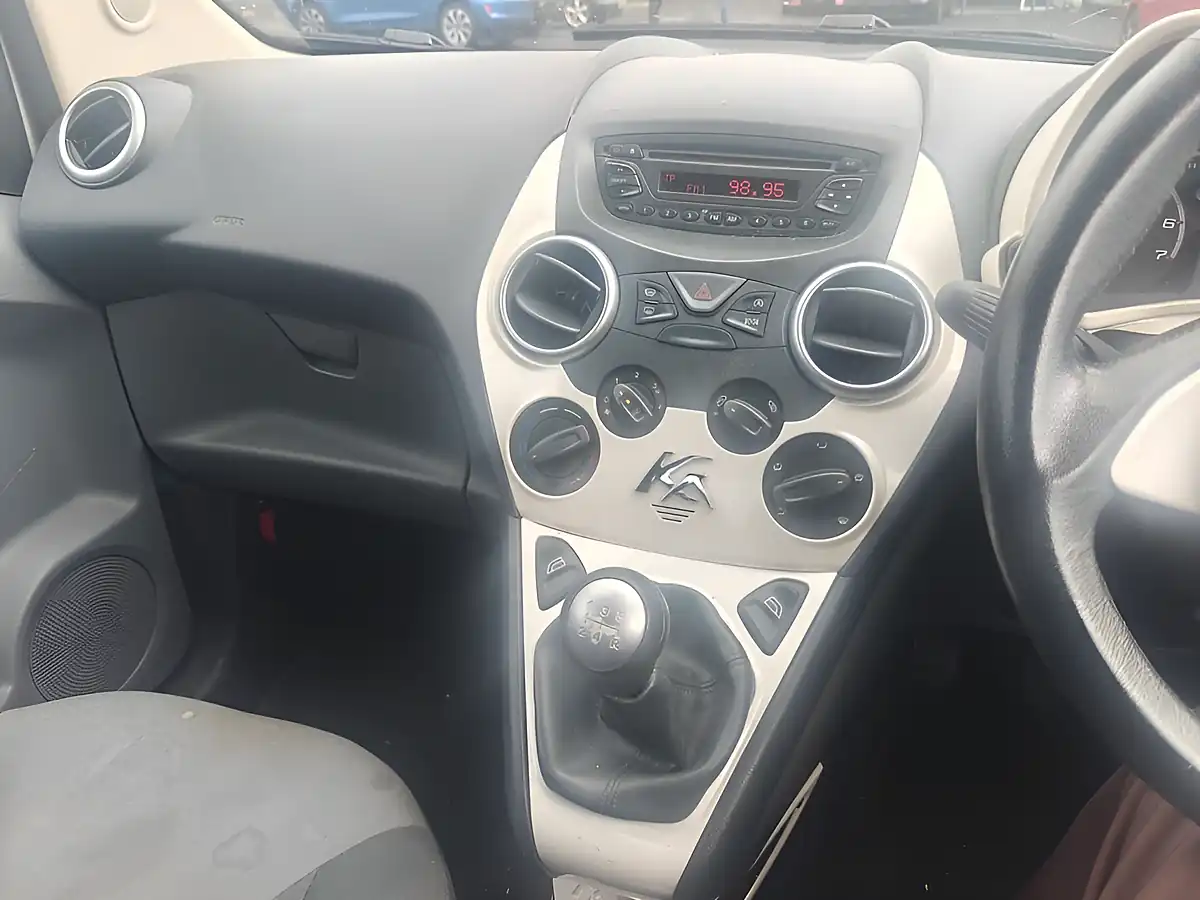 Used 2013 Ford Ka Zetec Silver - Interior and Exterior details 6