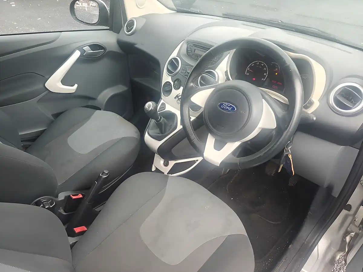 Used 2013 Ford Ka Zetec Silver - Interior and Exterior details 7