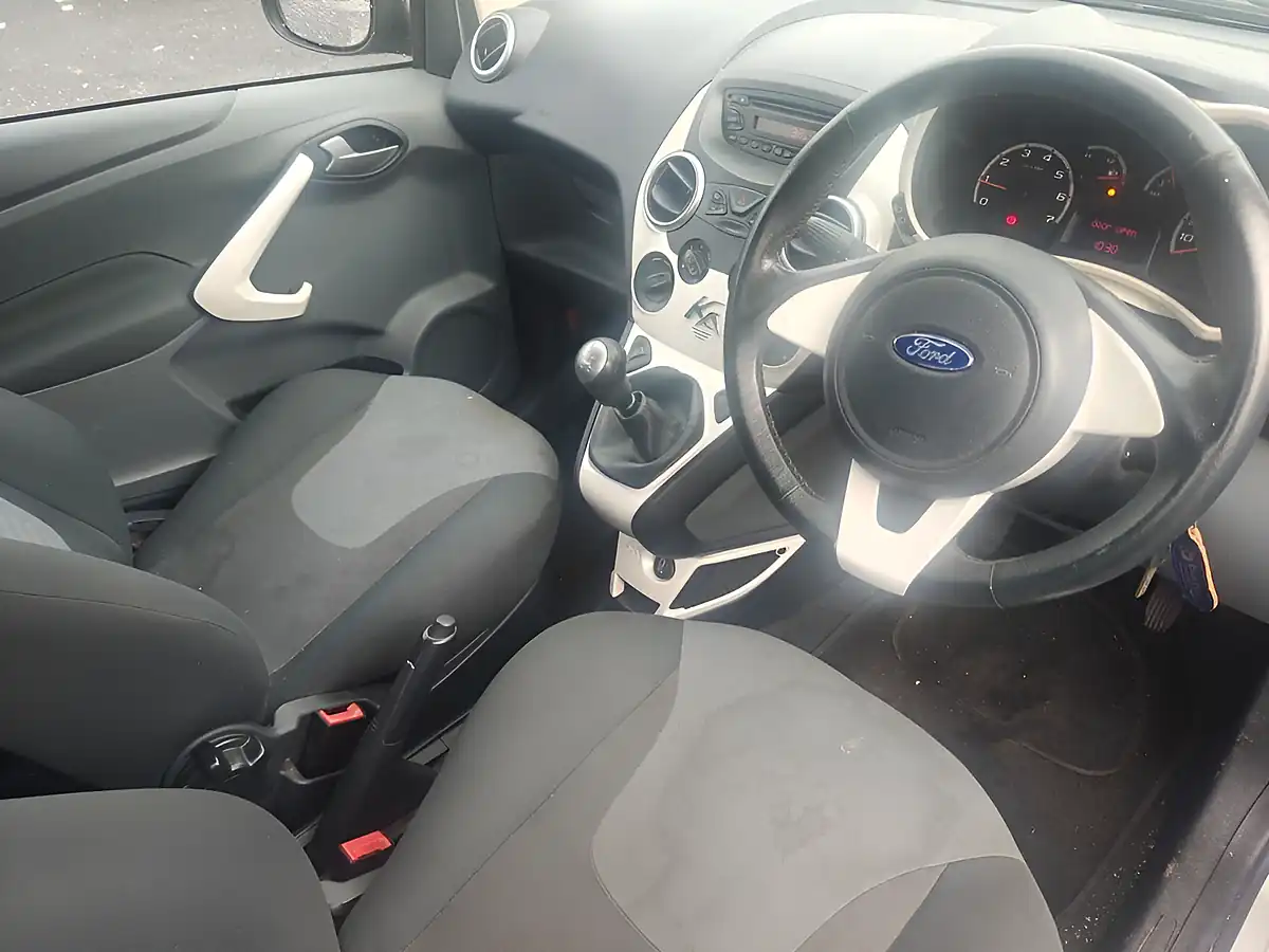 Used 2013 Ford Ka Zetec Silver - Interior and Exterior details 8