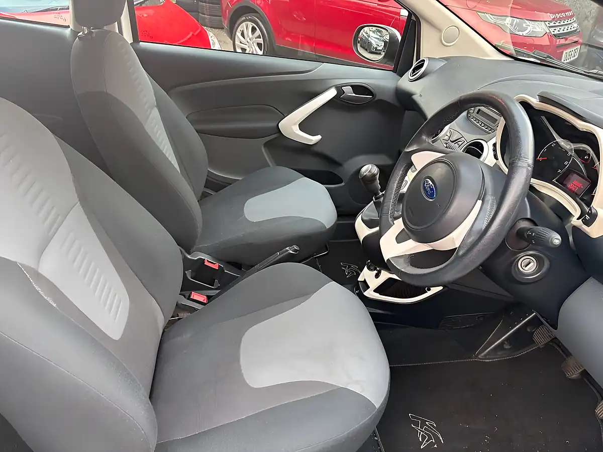 Used 2013 Ford Ka Zetec White - Interior and Exterior details 10