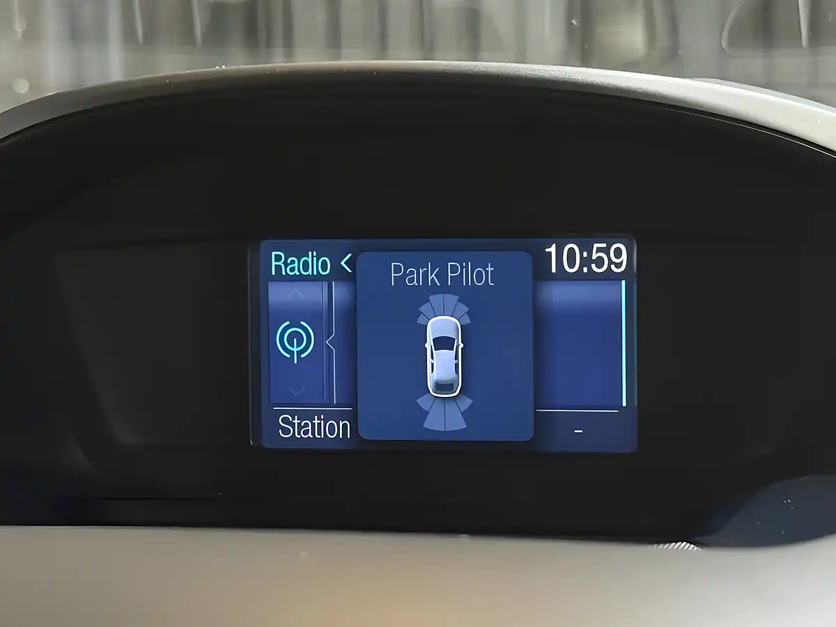 Used 2013 Ford Kuga Titanium Black - Interior and Exterior details 10
