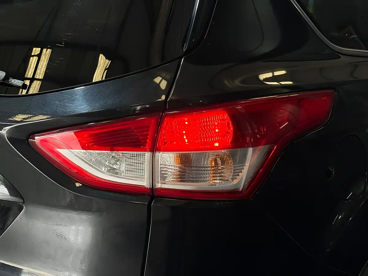 Used 2013 Ford Kuga Titanium Black - Interior and Exterior details 12
